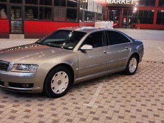 Audi A8 foto 1