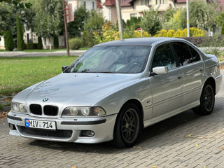 BMW 5 Series foto 1