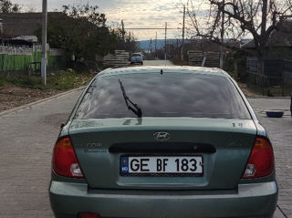 Hyundai Accent foto 2