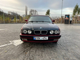 BMW 5 Series foto 3