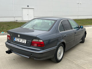 BMW 5 Series foto 4