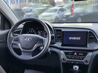 Hyundai Elantra foto 10