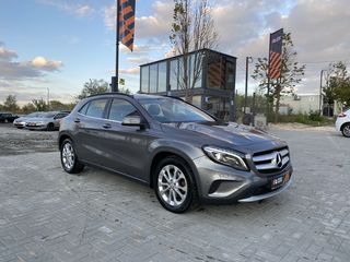 Mercedes GLA foto 2