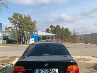 BMW 5 Series foto 5