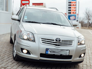 Toyota Avensis foto 6