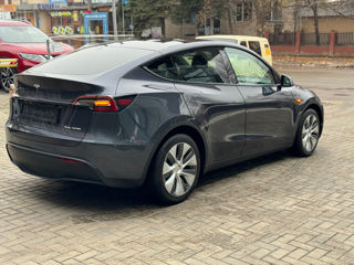 Tesla Model Y foto 10