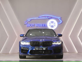 BMW 5 Series foto 2