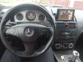 Mercedes C-Class foto 8