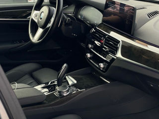 BMW 5 Series foto 8