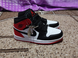 Nike air Jordan black white red(aflați mărimi) foto 1