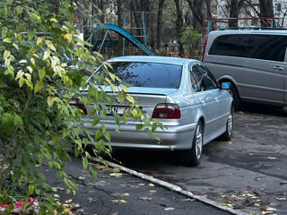 BMW 5 Series foto 3