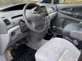 Toyota Previa foto 2