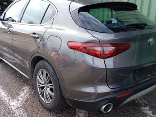 Alfa Romeo Stelvio foto 2