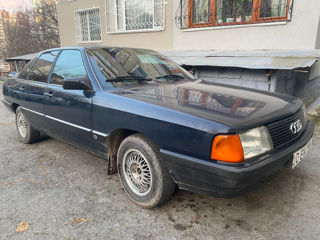 Audi 100