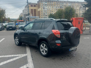 Toyota Rav 4 foto 4