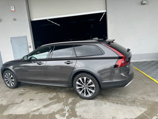 Volvo V90 Cross Country