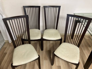 Стол и стулья. Masă cu 4 scaune din lemn natural