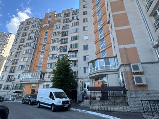 3-х комнатная квартира, 103 м², Ботаника, Кишинёв