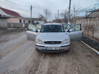 Ford Mondeo foto 9