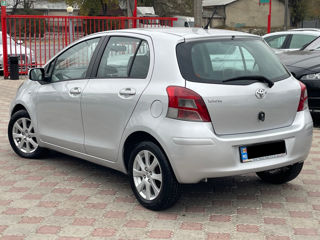 Toyota Yaris foto 3