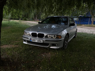 BMW 5 Series foto 4