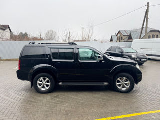 Nissan Pathfinder foto 6