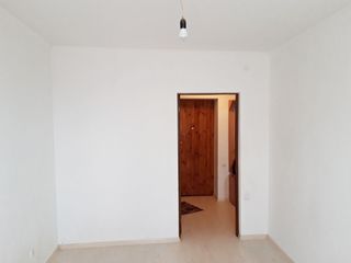 Super preț, apartament cu o cameră ,30m2,încălzire autonomă,comuna Floreni foto 2