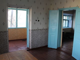 Продается дом в отличном расположении для бизнеса в центр с.Пырлица на трассе Кишинев-Бельцы-Унгены foto 10