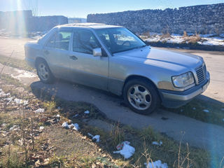 Mercedes Series (W124) foto 3