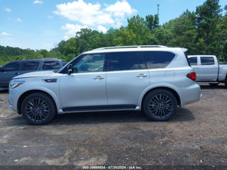 Infiniti QX80 foto 4