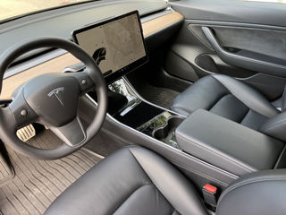 Tesla Model 3 foto 6