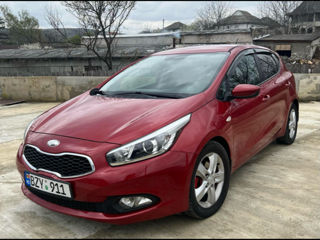 KIA Ceed foto 2