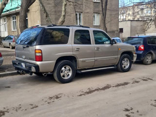 Chevrolet Tahoe foto 2