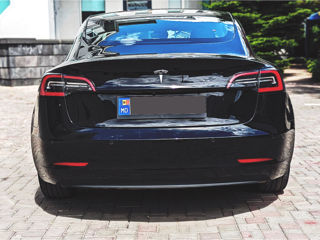 Tesla Model 3 foto 4