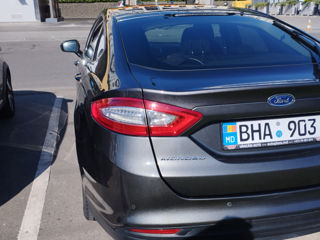 Ford Mondeo foto 2