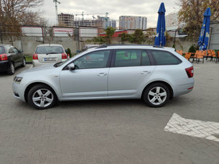 Skoda Octavia foto 3