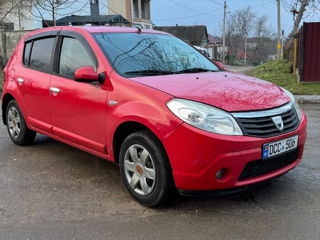 Dacia Sandero foto 2