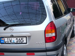 Opel Zafira foto 2