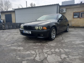 BMW 5 Series foto 4