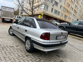 Opel Astra foto 2