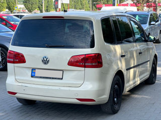 Volkswagen Touran foto 3