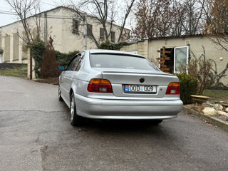 BMW 5 Series foto 5