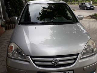 Suzuki Liana foto 2