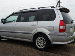 Mitsubishi Space Wagon foto 1