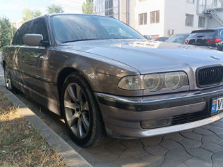 BMW 7 Series foto 2