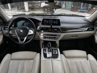 BMW 7 Series foto 11