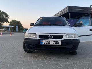 Opel Astra foto 1