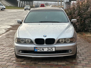 BMW 5 Series foto 3