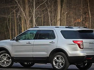 Ford Explorer foto 1