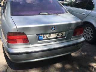 BMW 5 Series foto 2